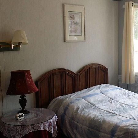 גריילינג River Country Motor Lodge מראה חיצוני תמונה