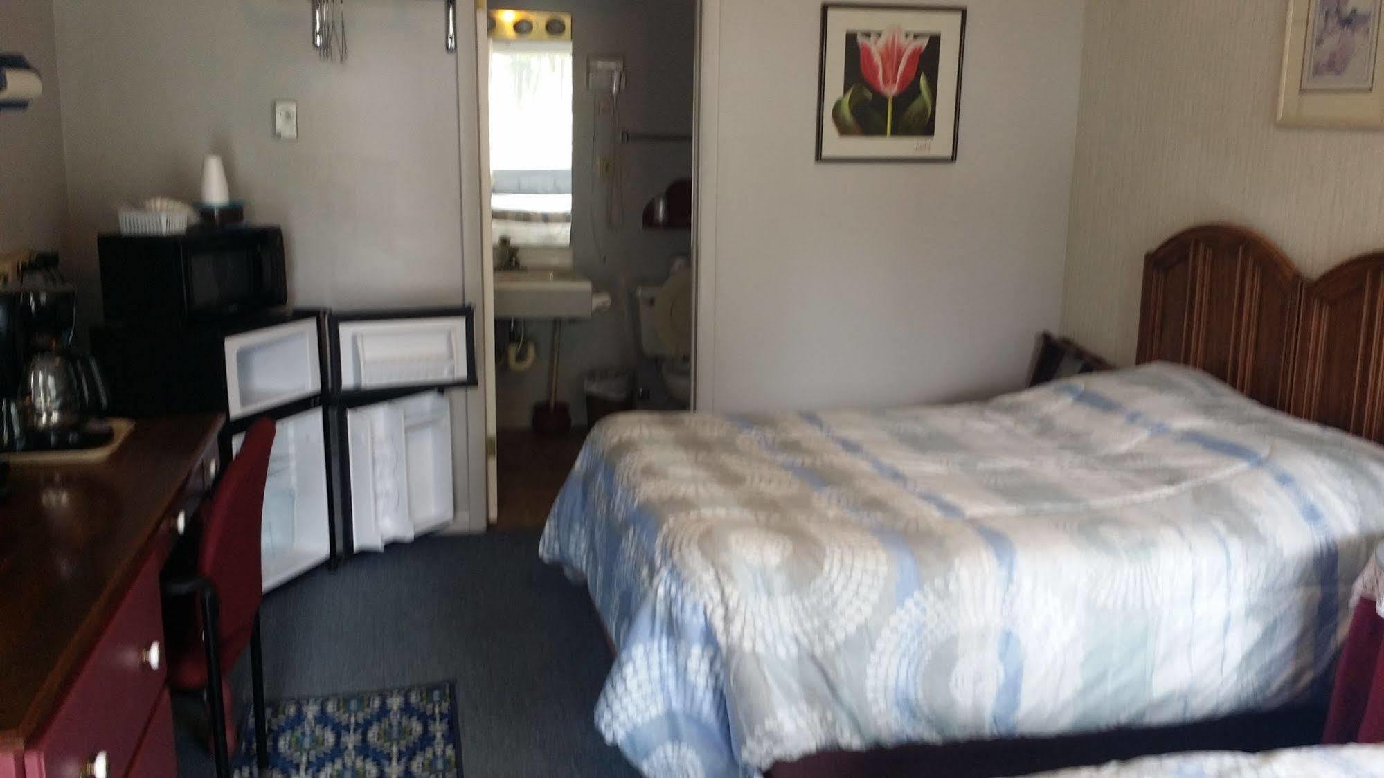 גריילינג River Country Motor Lodge מראה חיצוני תמונה