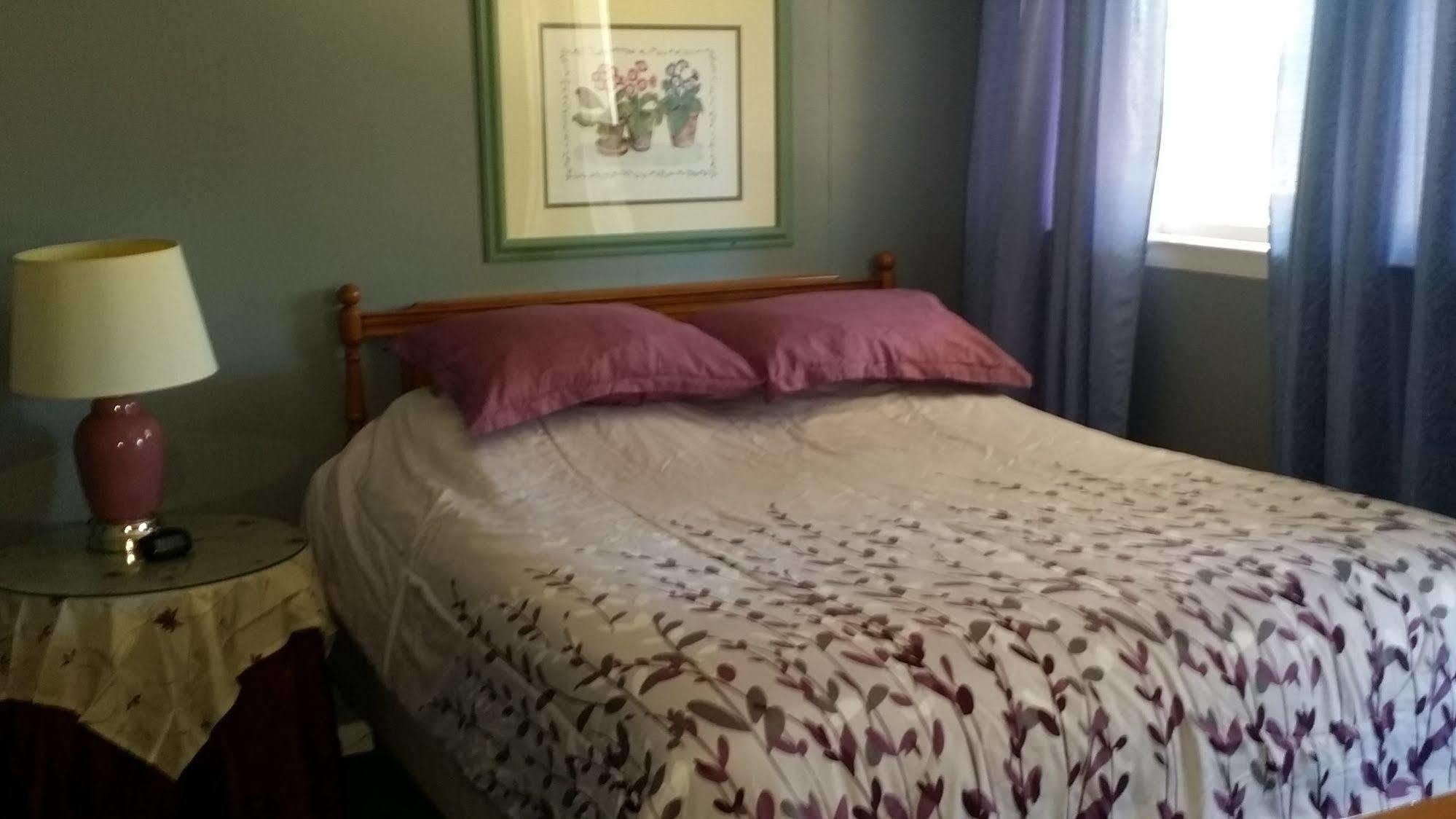 גריילינג River Country Motor Lodge מראה חיצוני תמונה